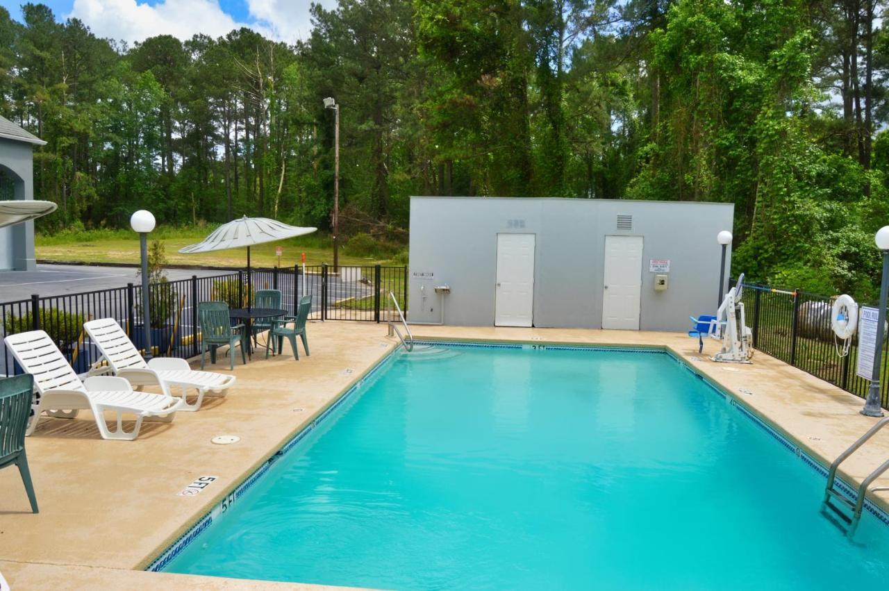 Days Inn By Wyndham Hardeeville Near Hilton Head ภายนอก รูปภาพ