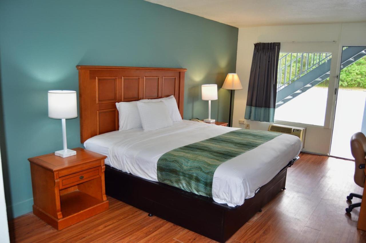 Days Inn By Wyndham Hardeeville Near Hilton Head ภายนอก รูปภาพ