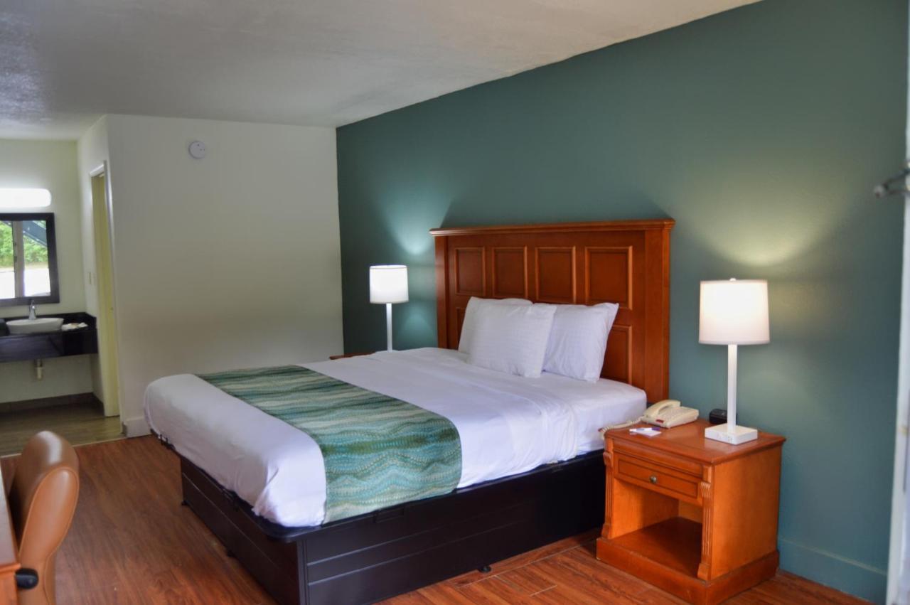 Days Inn By Wyndham Hardeeville Near Hilton Head ภายนอก รูปภาพ