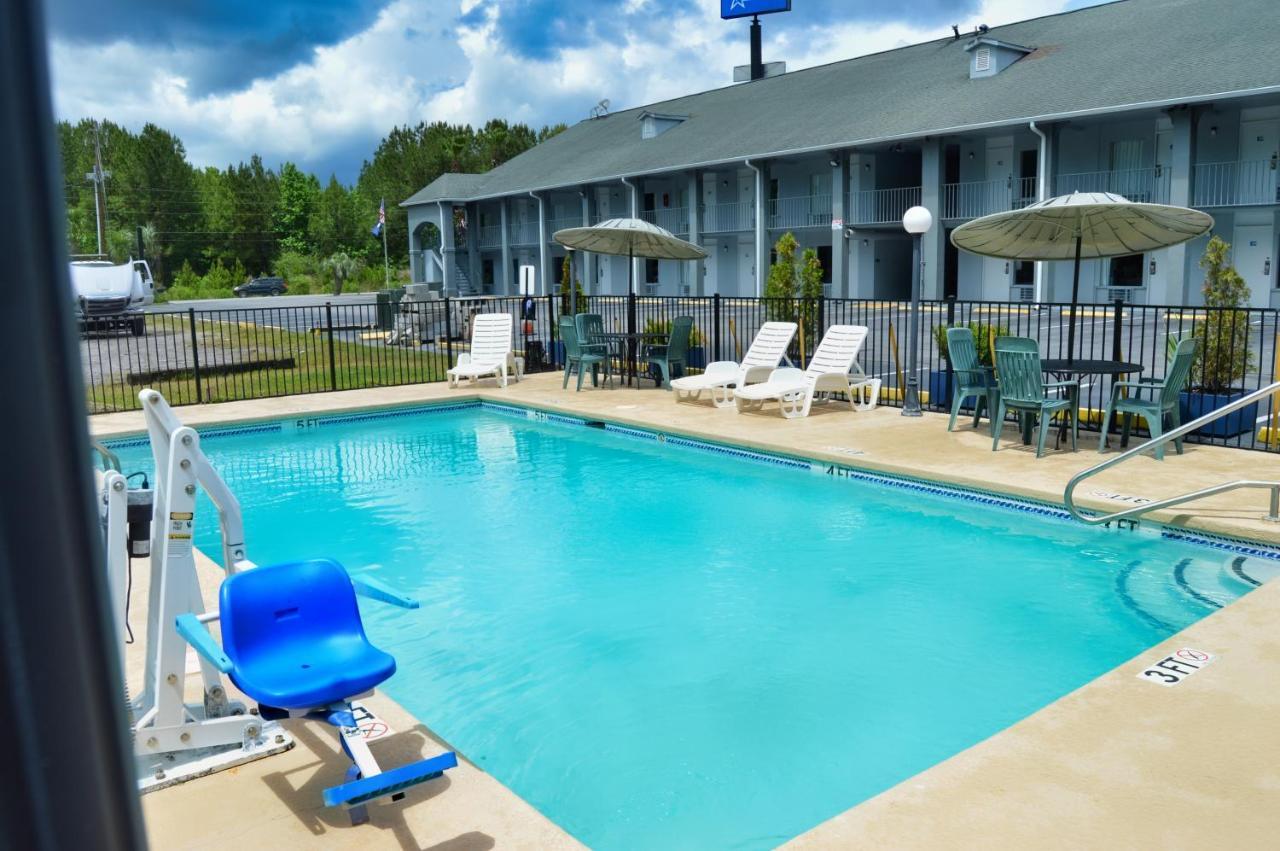 Days Inn By Wyndham Hardeeville Near Hilton Head ภายนอก รูปภาพ