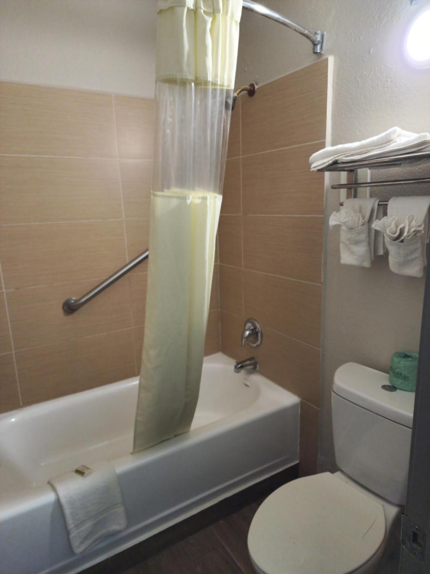 Days Inn By Wyndham Hardeeville Near Hilton Head ภายนอก รูปภาพ