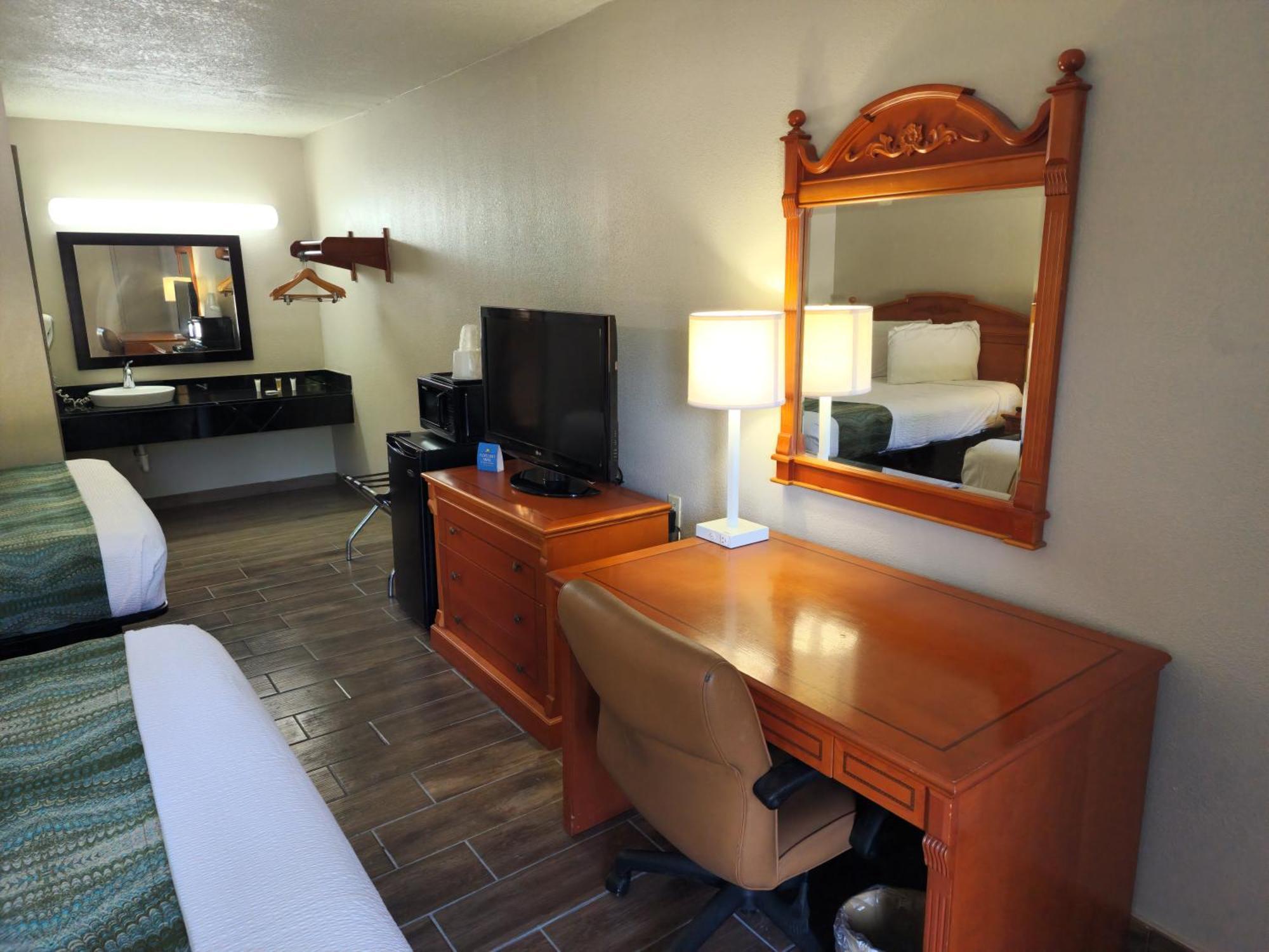 Days Inn By Wyndham Hardeeville Near Hilton Head ภายนอก รูปภาพ