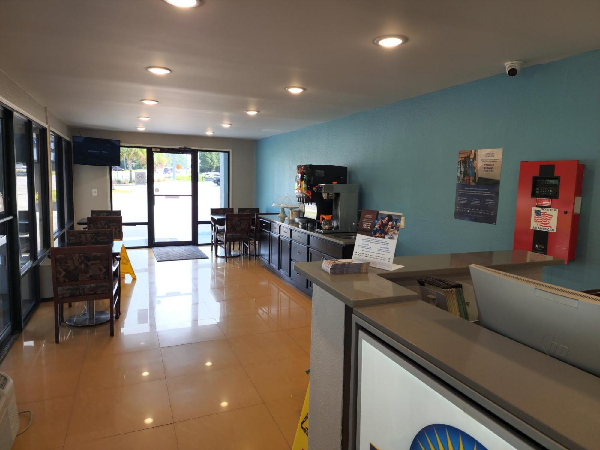 Days Inn By Wyndham Hardeeville Near Hilton Head ภายนอก รูปภาพ