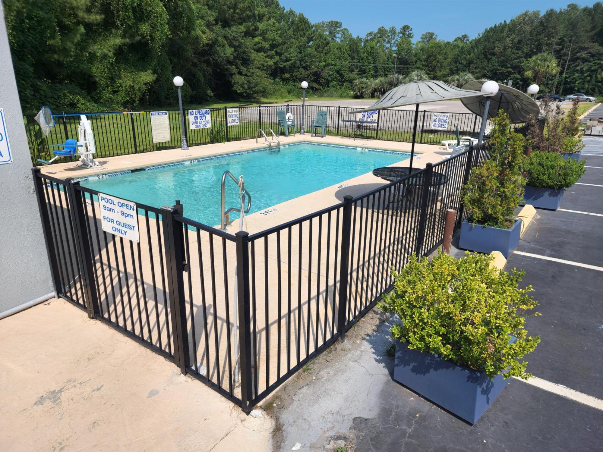Days Inn By Wyndham Hardeeville Near Hilton Head ภายนอก รูปภาพ